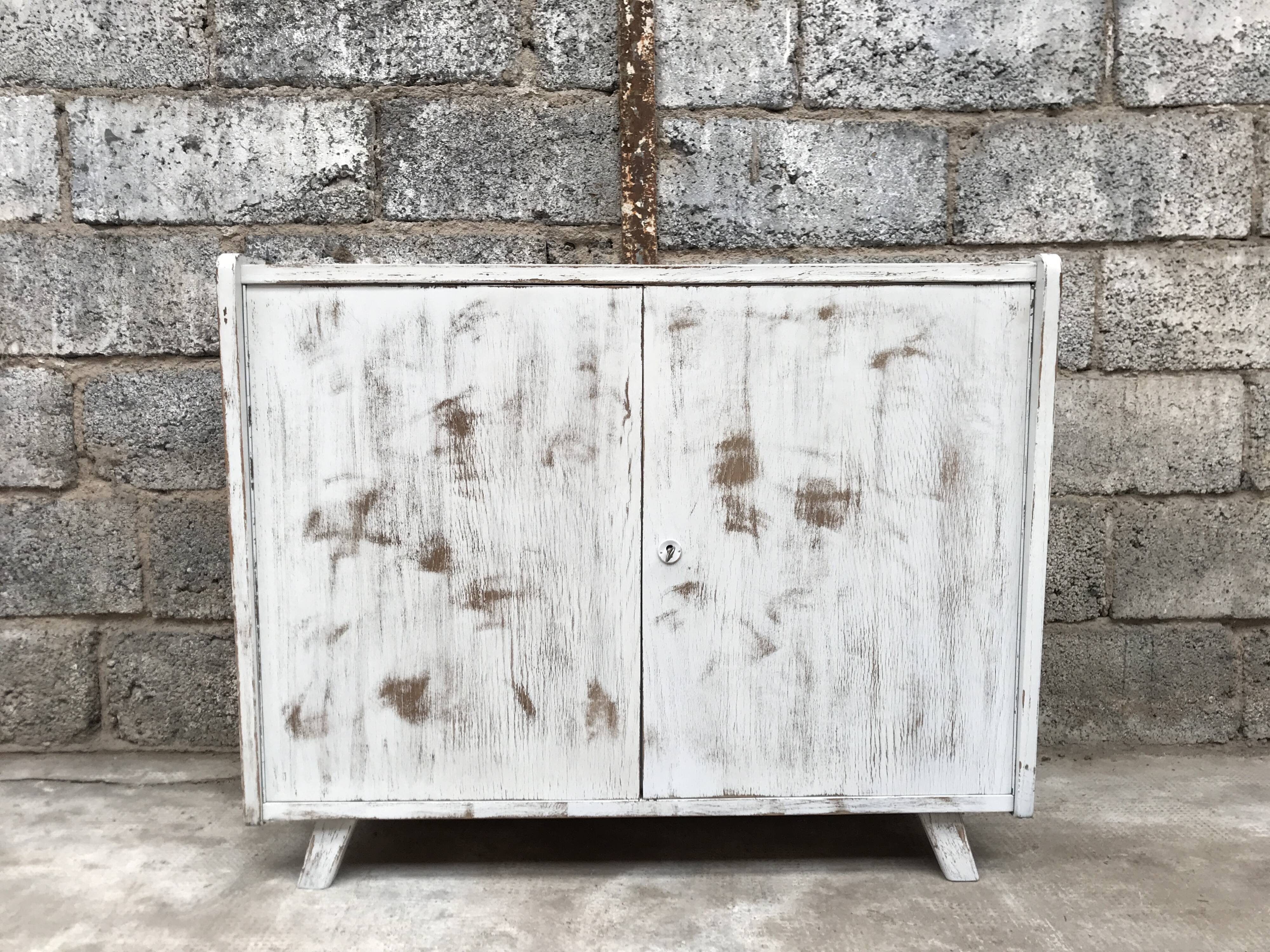 Buffet bahut vintage 1950 pieds compas patine blanche