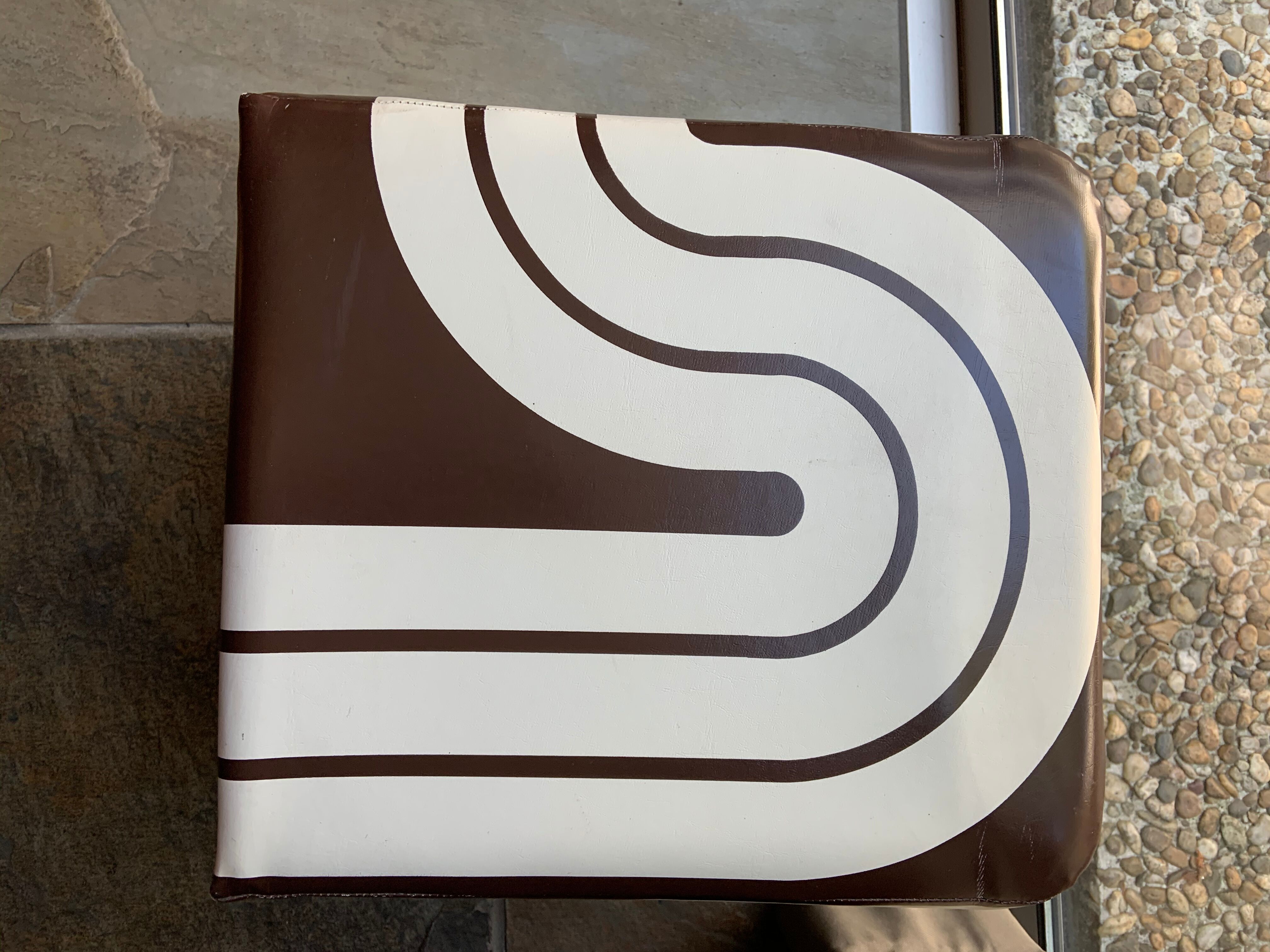 Pouf Pierre Cardin in 70s vinyl