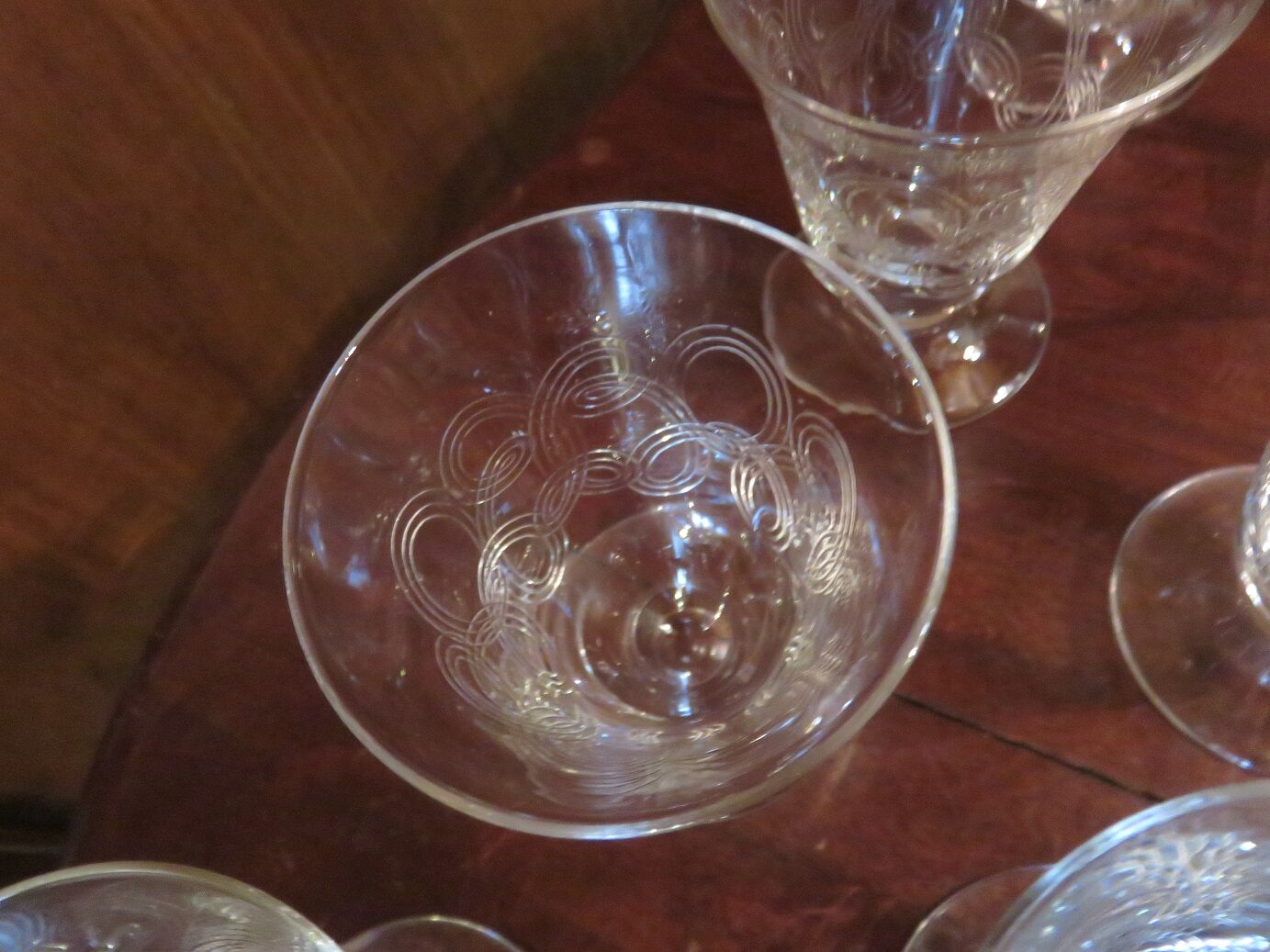 11 apéritf Art Deco glass suite