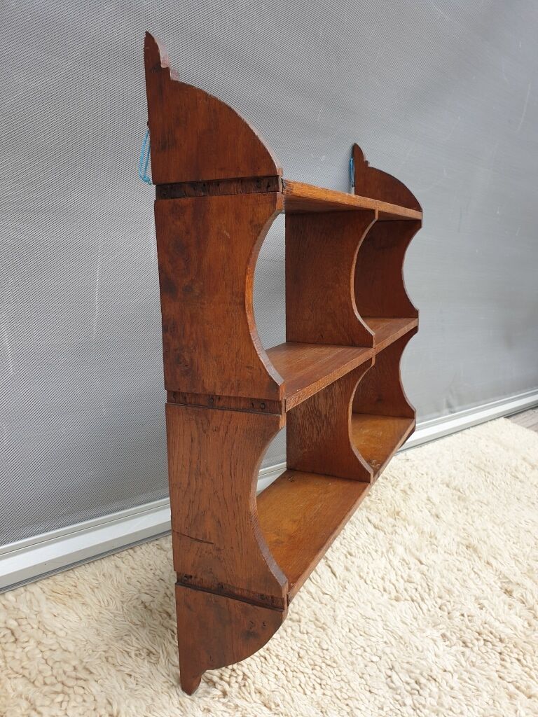 Etagère murale en accolades bois vintage 3 tablettes