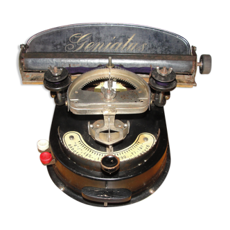 Authentic typewriter Geniatus 1928