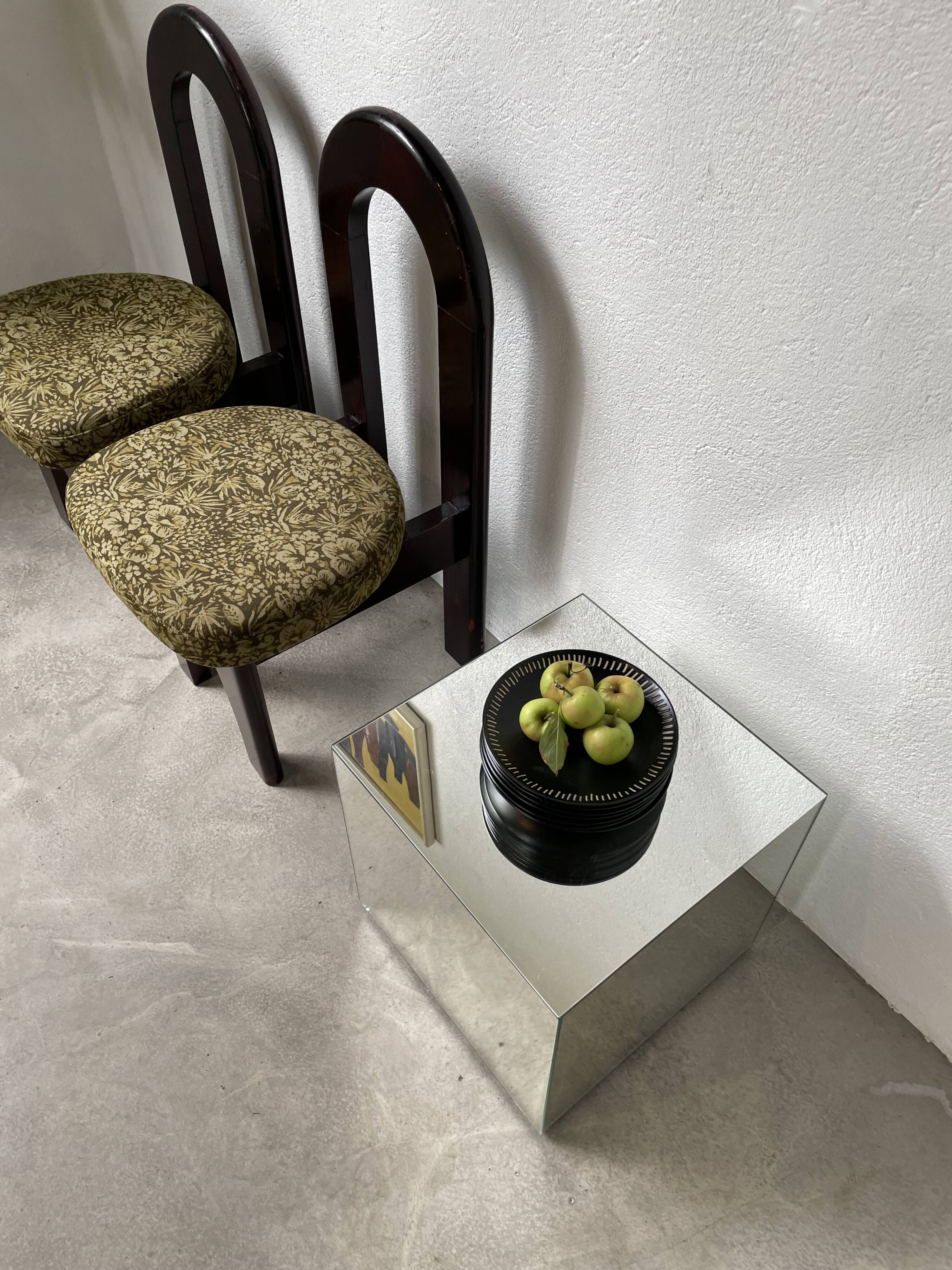 7 black ceramic plates