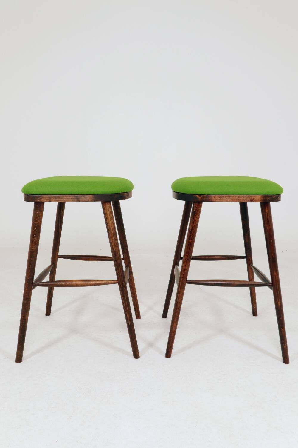 A pair of wood bar stools- Green premium wool - Rustic style/MCM