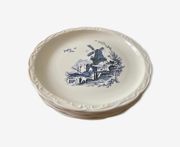 Assiettes bleues et blanches BP vintage modèle Moulin bleu, fabriqué par BP en 1980