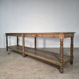 Beautiful 19th-century draper's table in oak with six fluted legs.