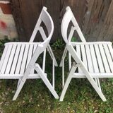 Paire de chaise pliante en bois blanc vintage