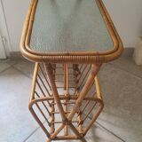 Porte-revues, table d'appoint en bambou et verre