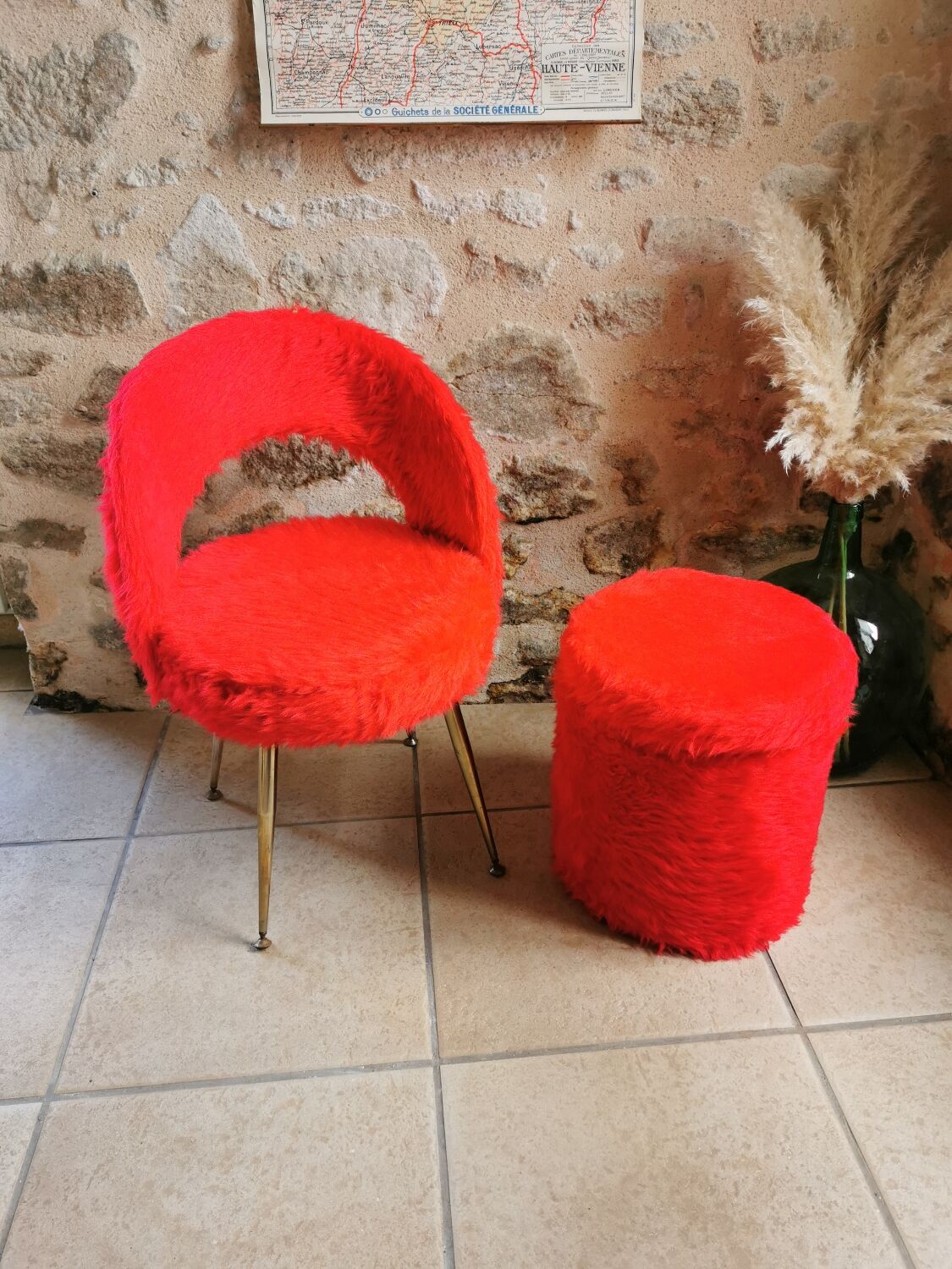 Fauteuil et pouf moumoute vintage