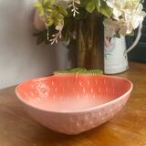 Saladier en forme de fraise et en barbotine