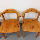 Suite de 4 fauteuils en pin des années 60 70