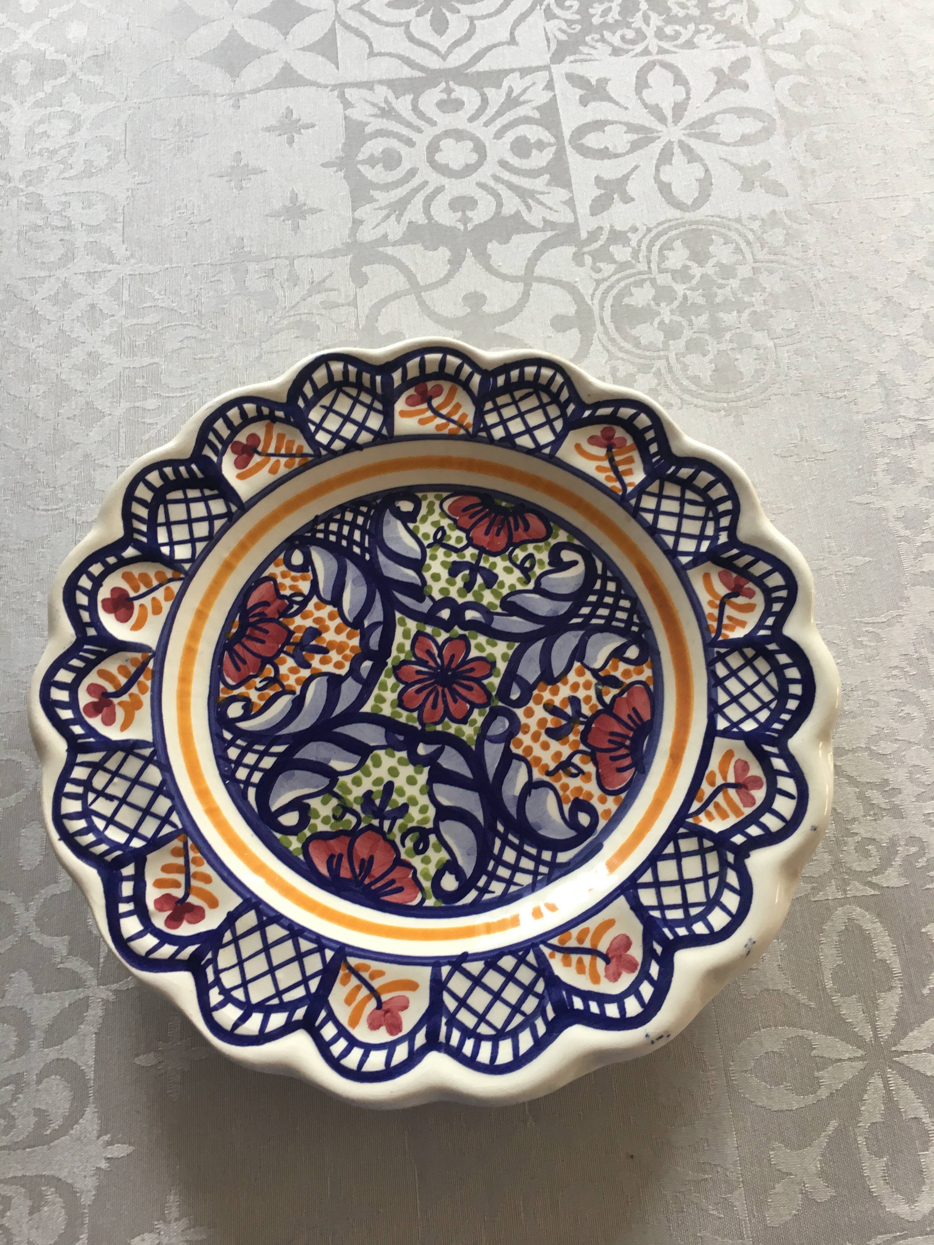 Spanish ceramic decorative plate "pascual zorilla"