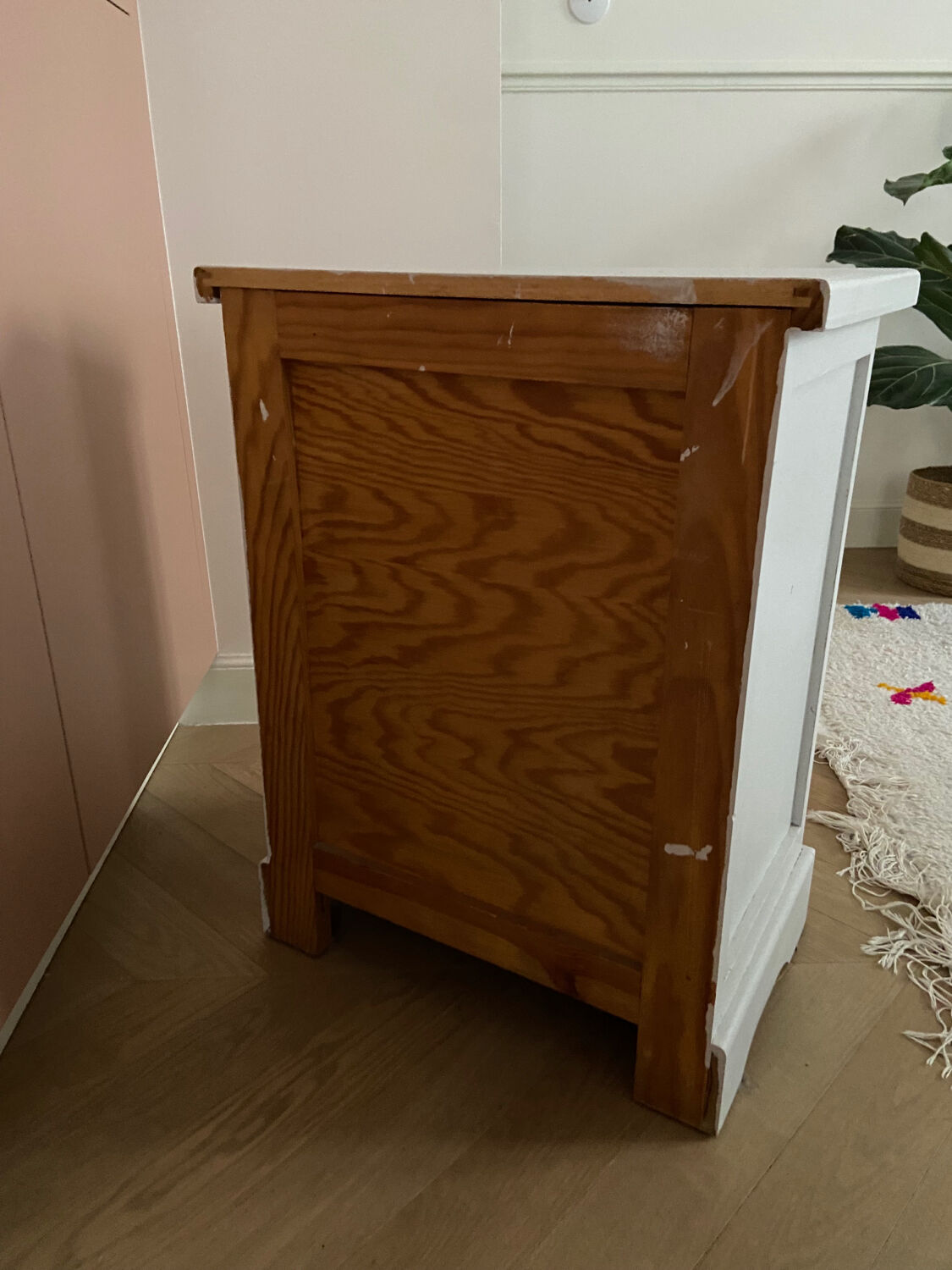Bedside table