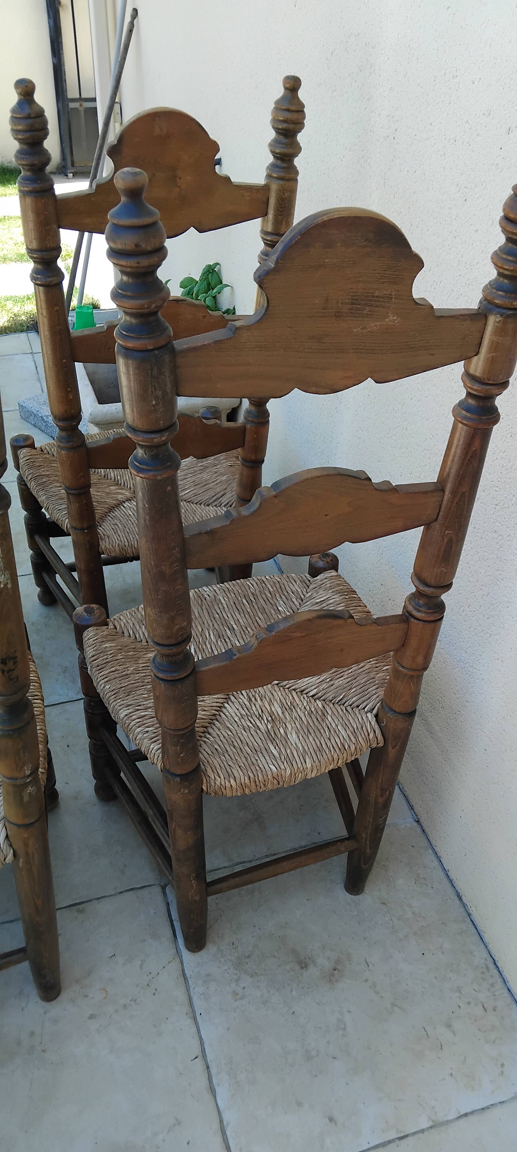 4 antique Provençal wooden chairs