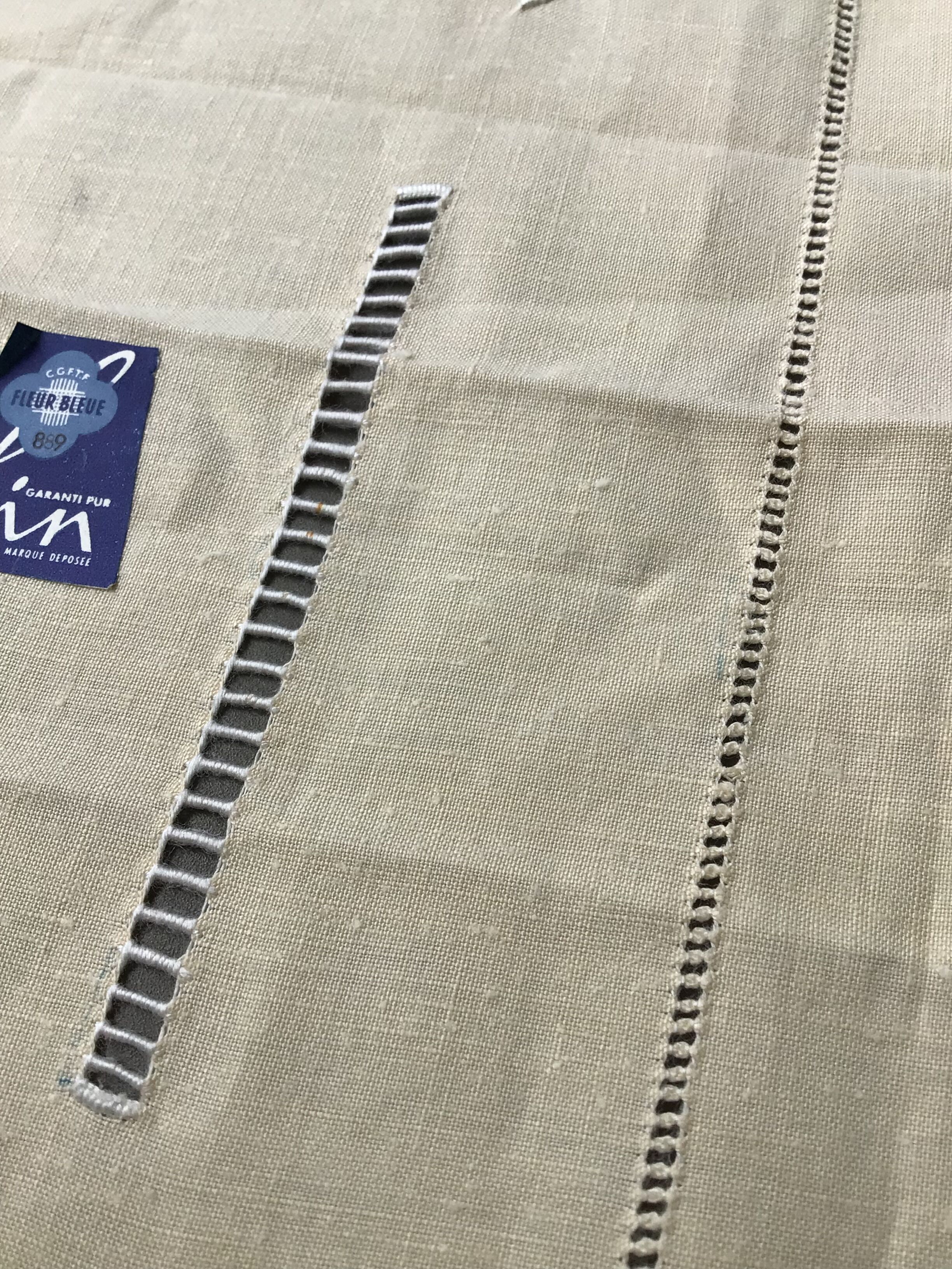 New embroidered linen tablecloth HS with 8 napkins.