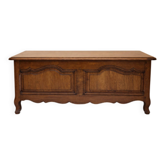 Oak and chestnut chest in Louis XV style