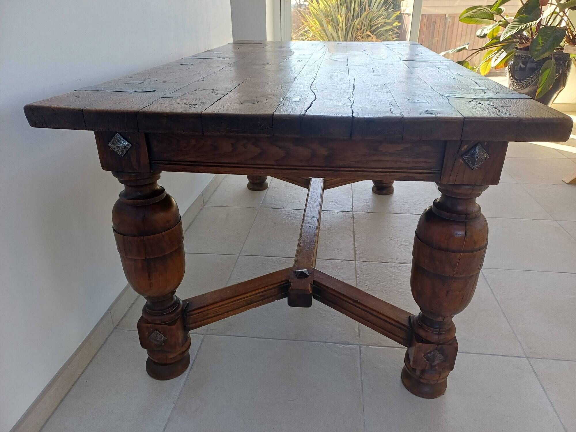 Centenary table in solid oak – Spanish Renaissance style (180 cm).