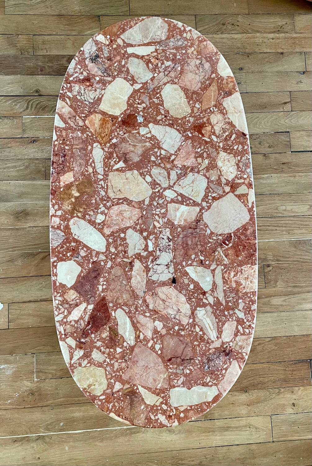 Table basse marbre rose et béton