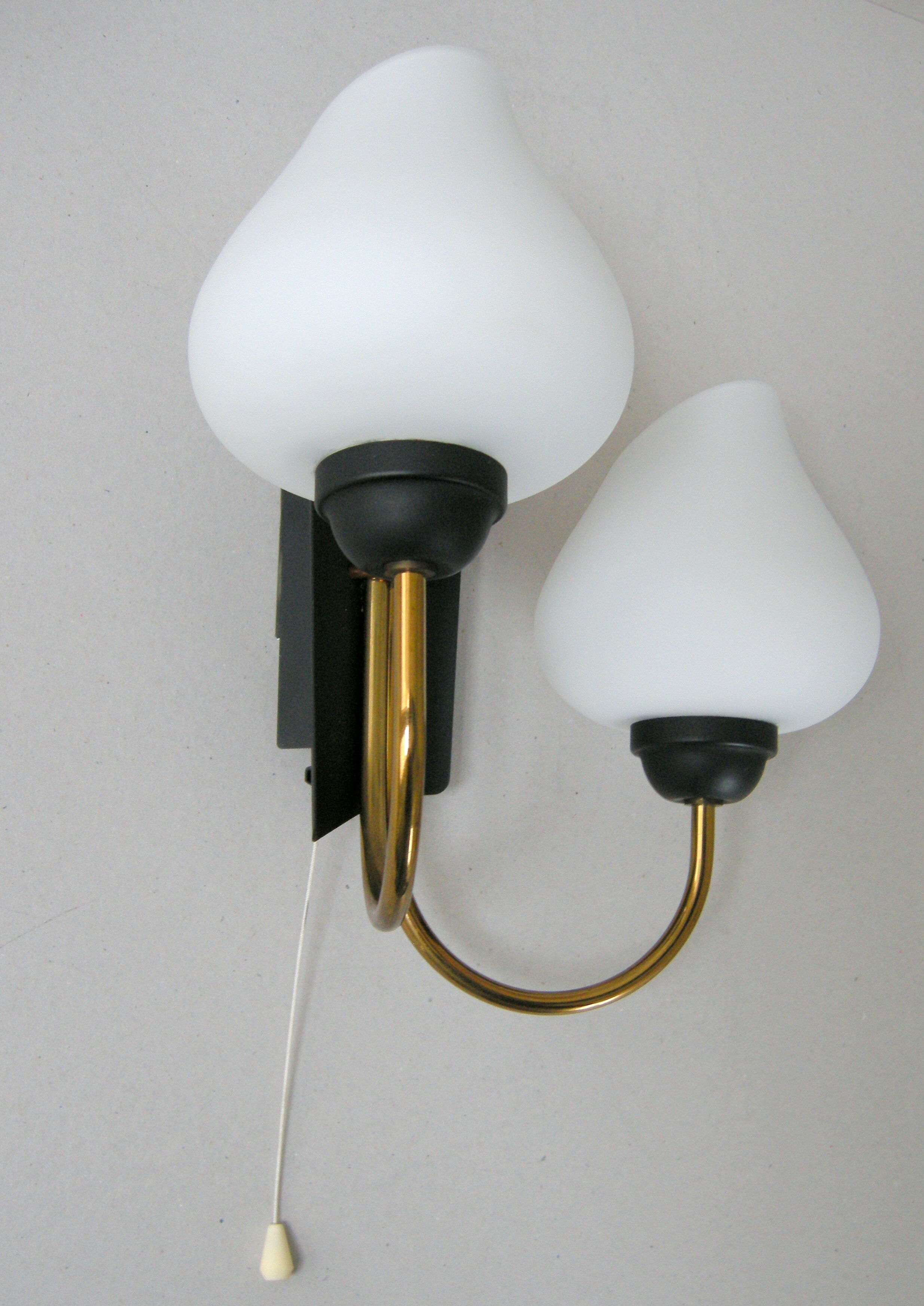 Vintage wall lamp 1950 brass, metal & glass