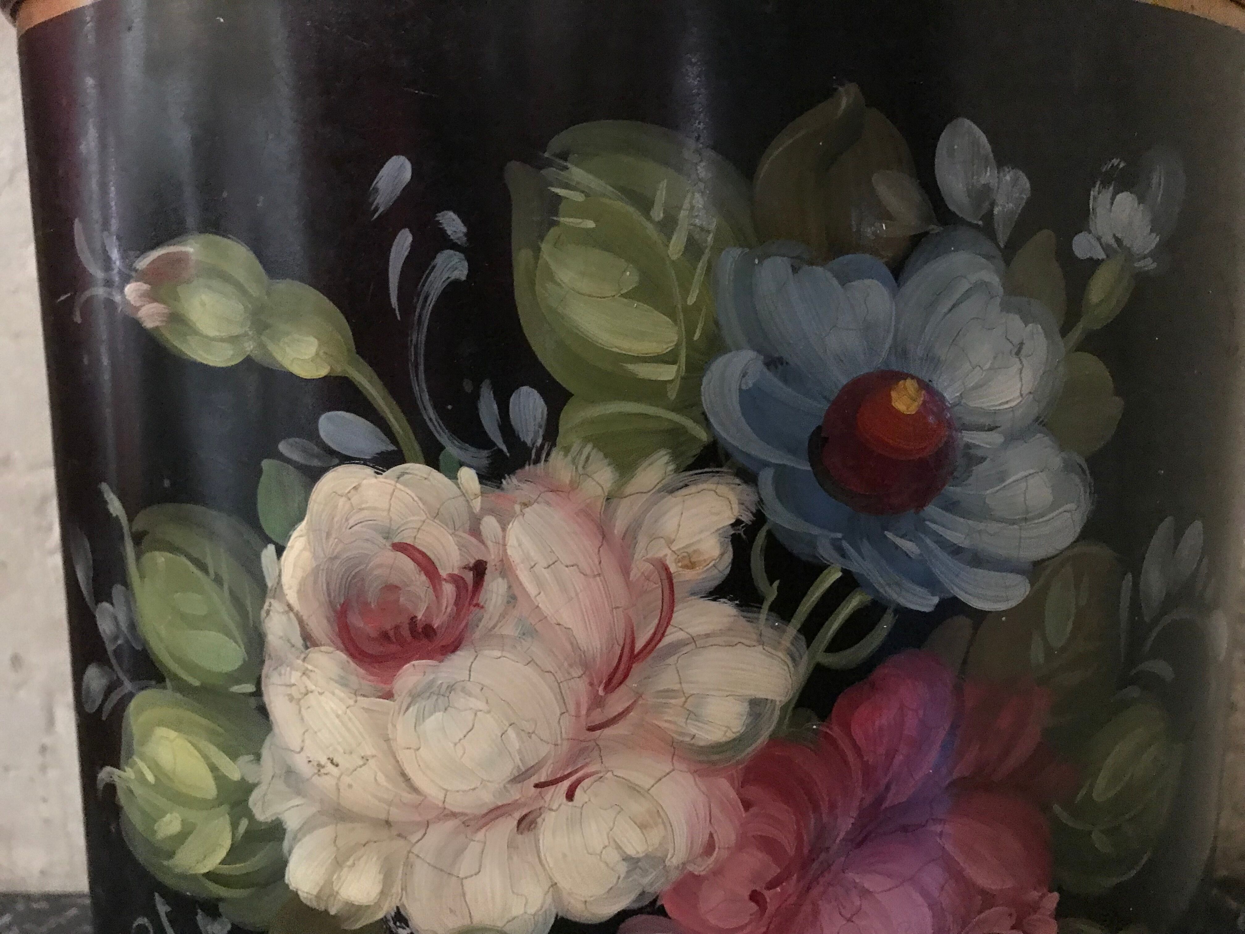 Painted sheet metal paper basket