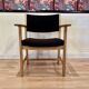 Fauteuil design scandinave avec estampille "hans wegner" 1960.