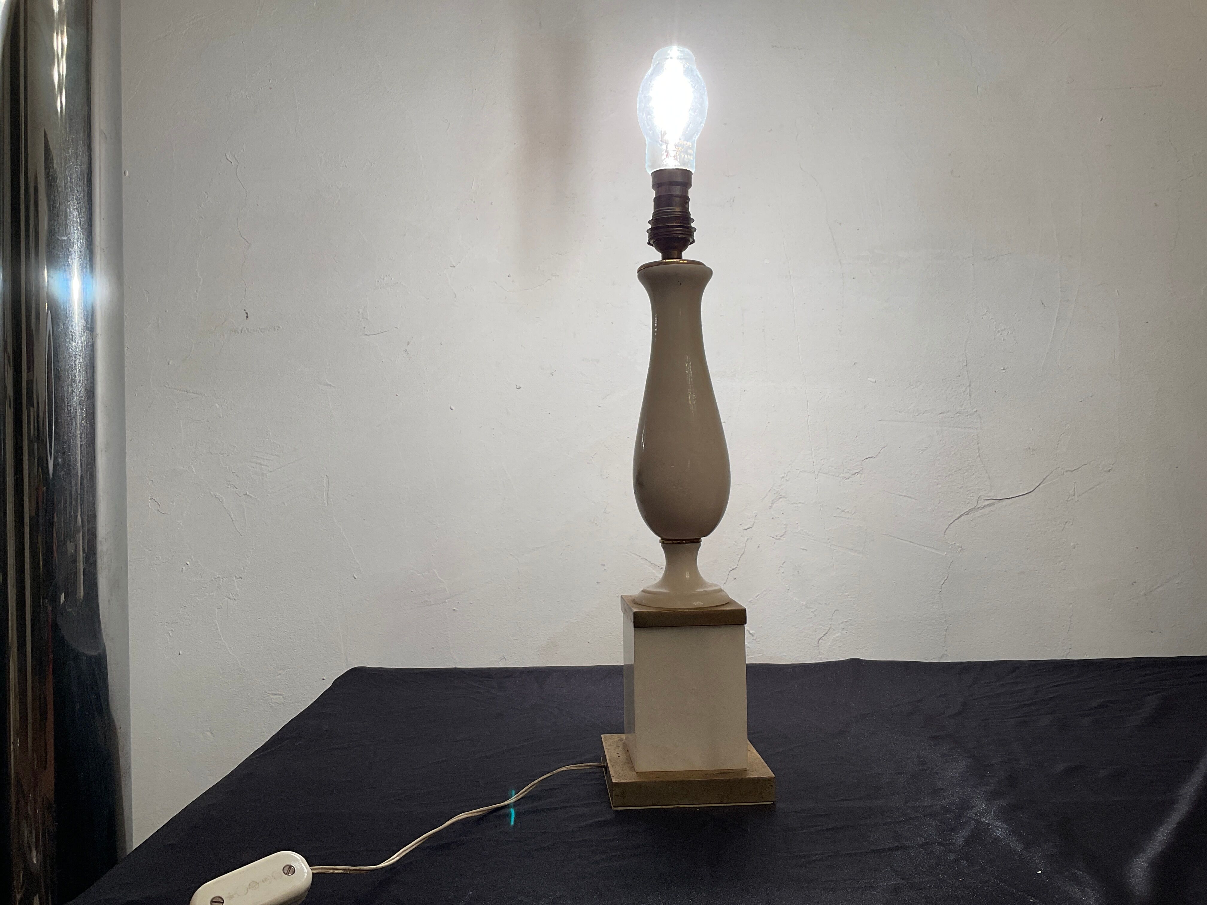 Lamp ambassador marble column space age 60-70