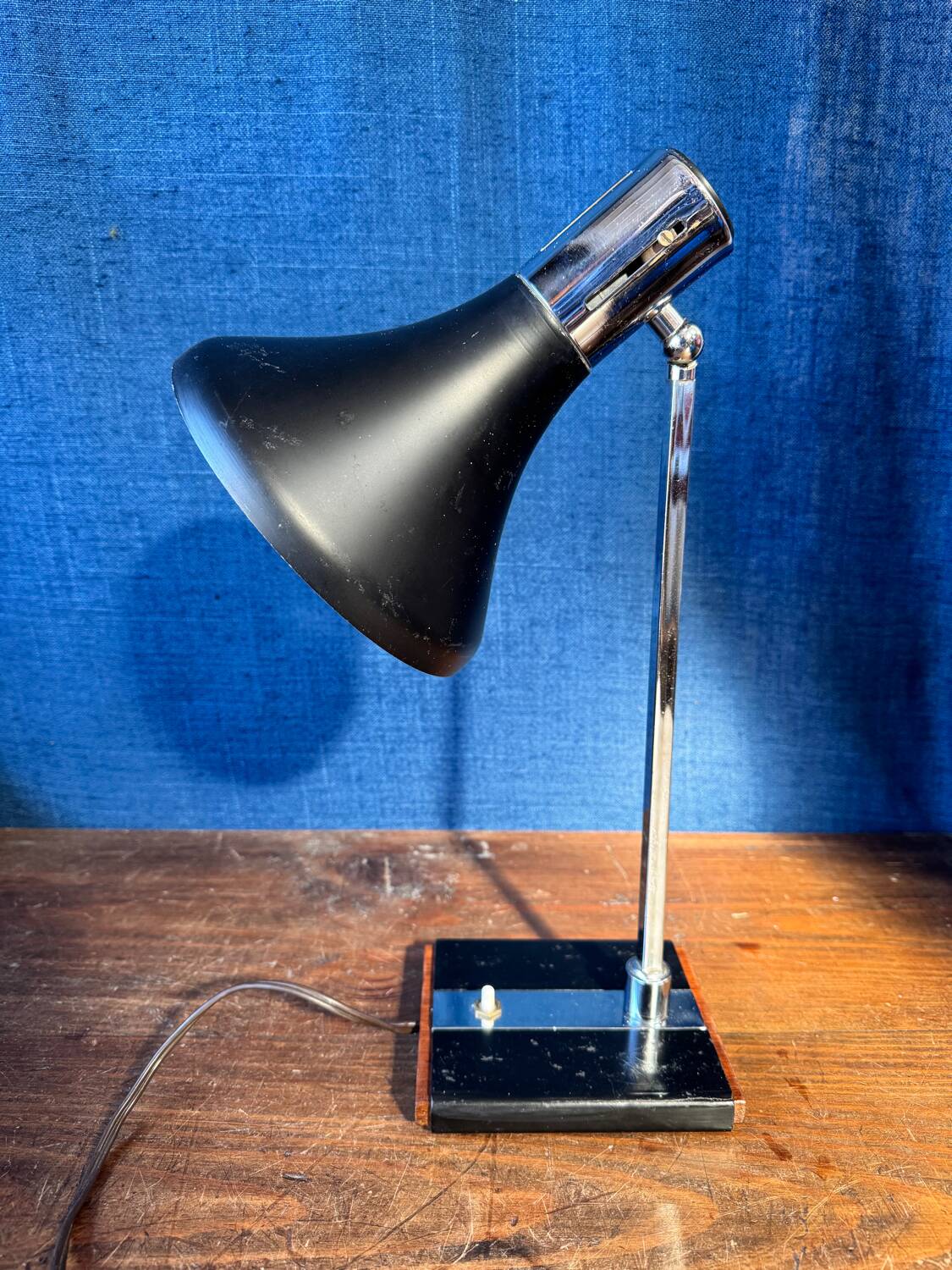 Italian design desk lamp from the 1960s.