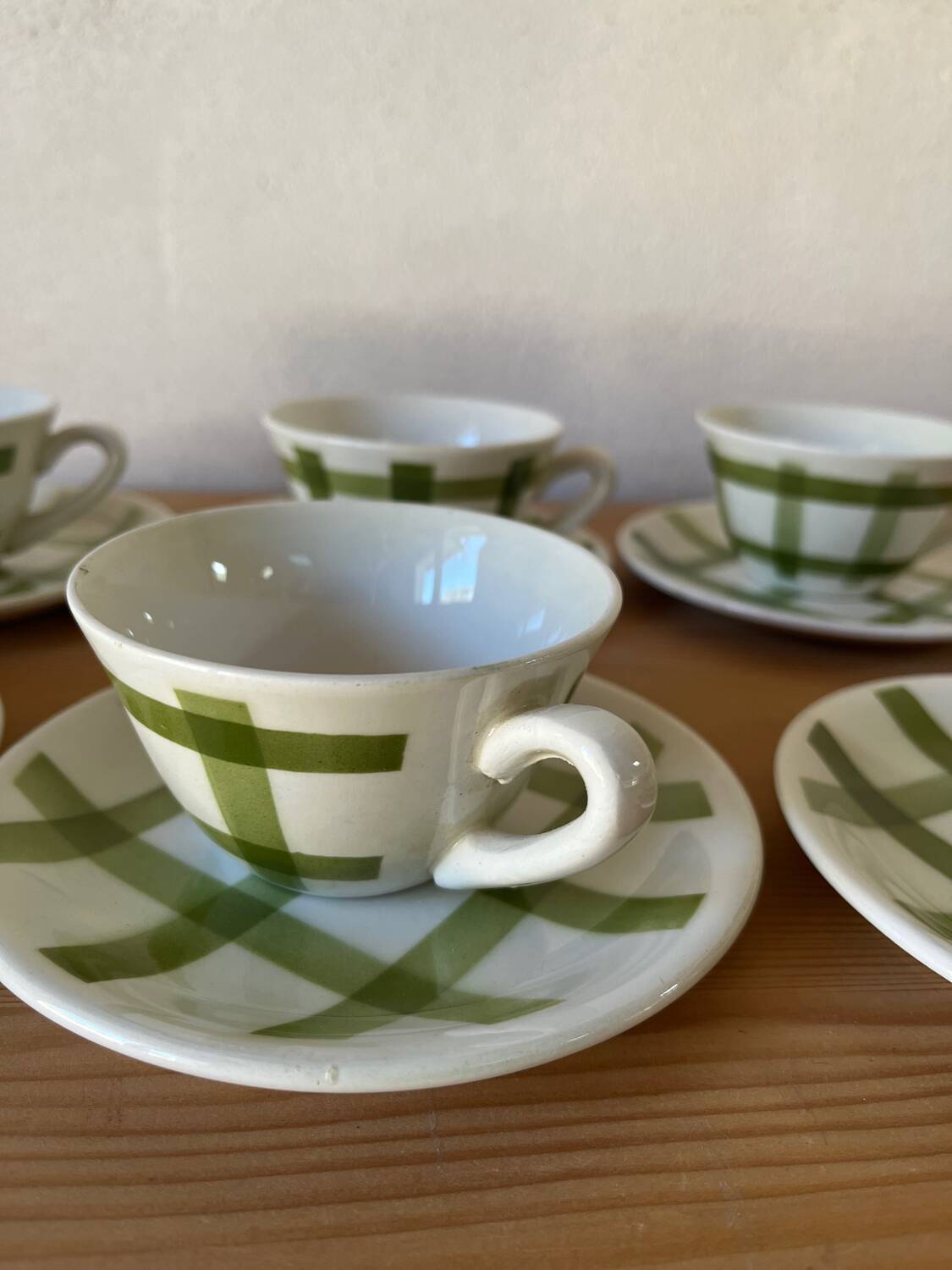 6 green and white checked coffee cups Moulin des Loups