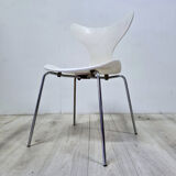 Model 3108 "Lily" or "seagull" chair by Arne Jacobsen for Fritz Hansen, Denmark 1976