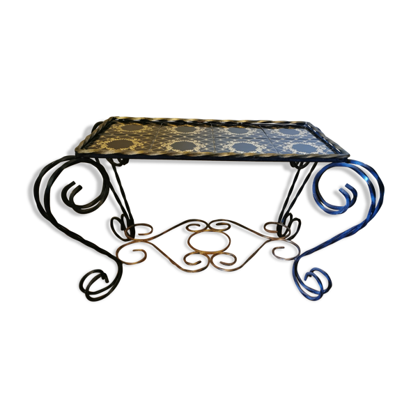 Table basse vintage fer forgé et céramique noire et dorée