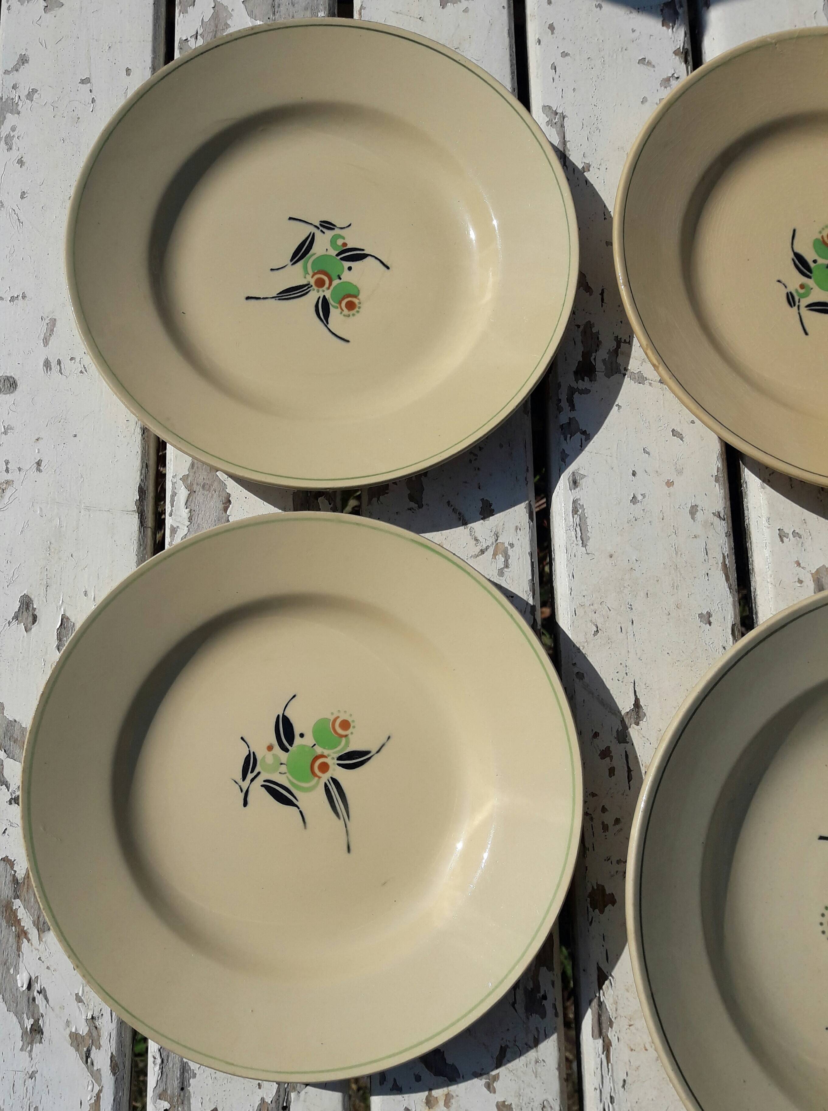 Set of 5 plates and 1 deep dish in Boch earthenware