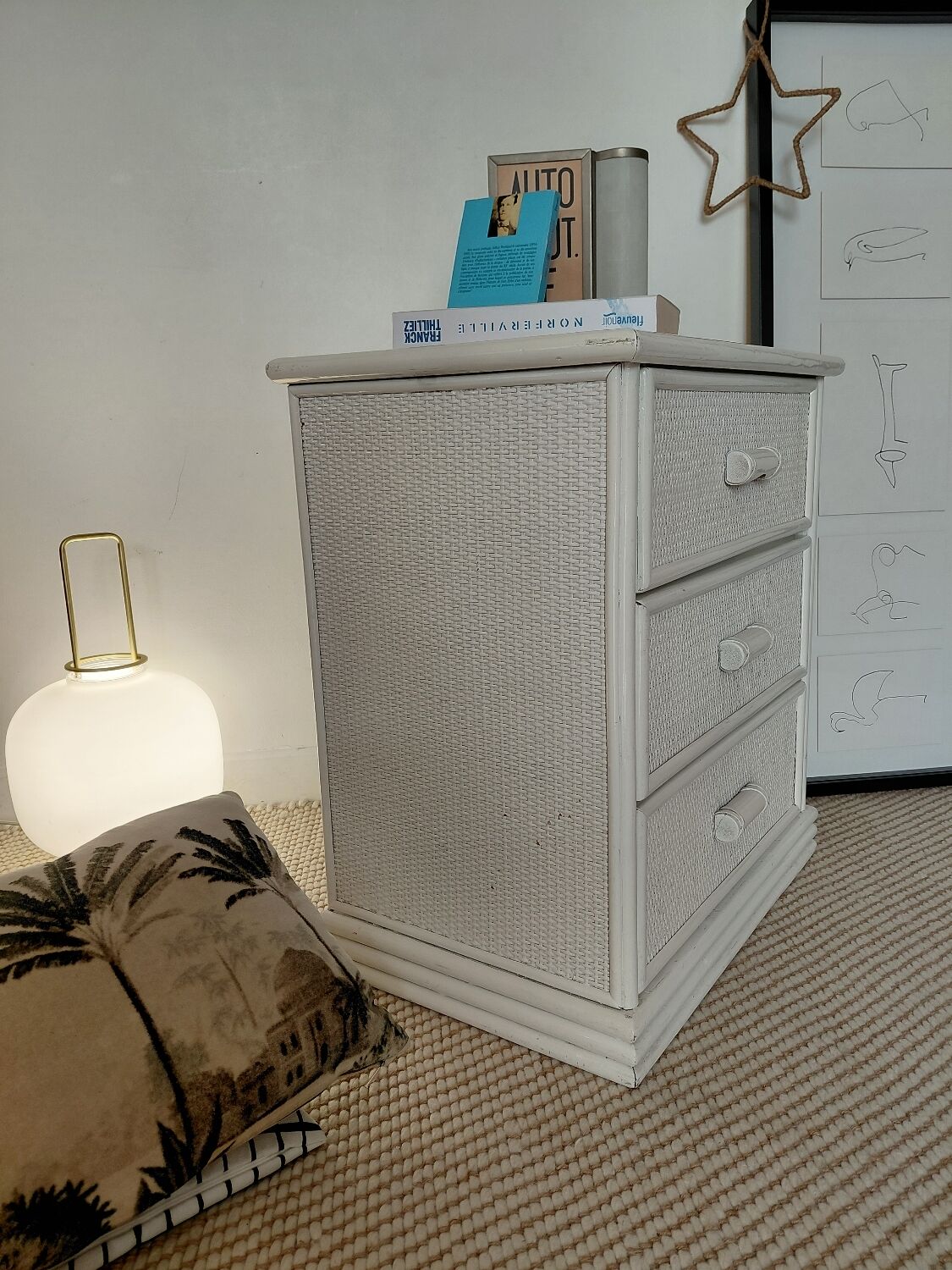 Vintage cane chest of drawers with 3 drawers - white patinated wood - seaside spirit
