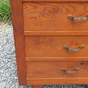 Vintage 1950s chest of drawers with tapered legs and 5 drawers.