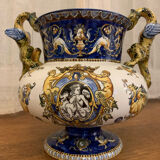 Médicis vase with chimeras in Gien earthenware, 19th century.