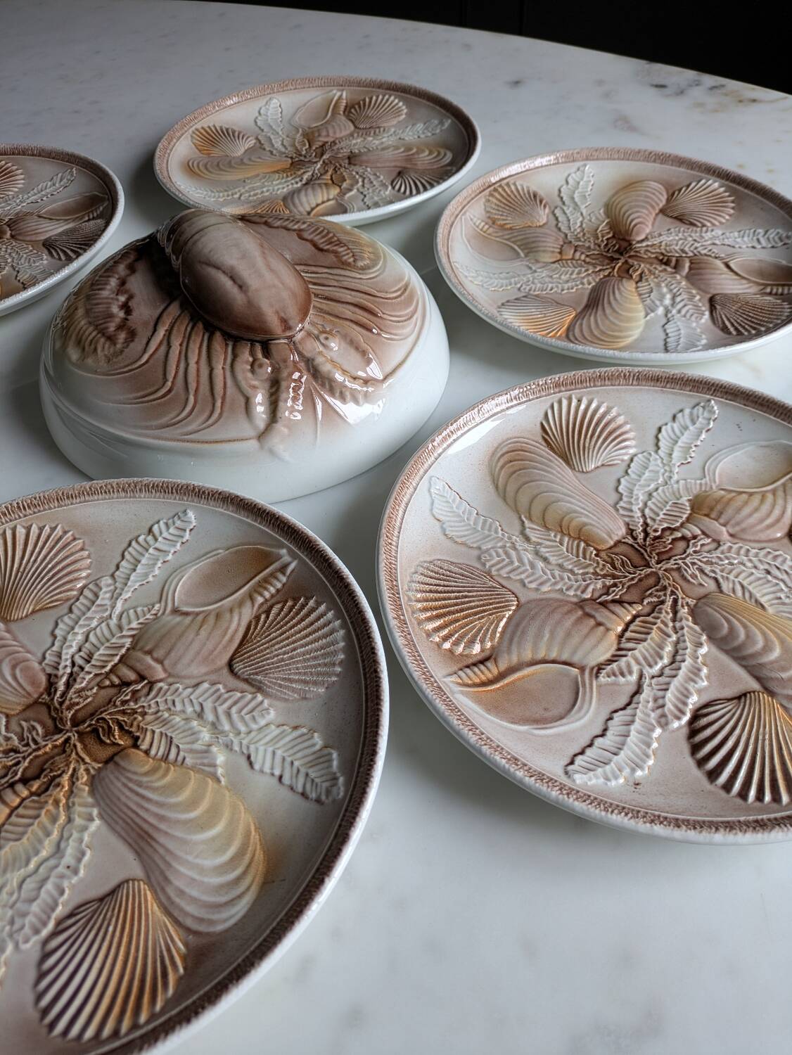 Shell service in slipware