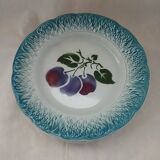 8 assiettes à dessert anciennes en barbotine