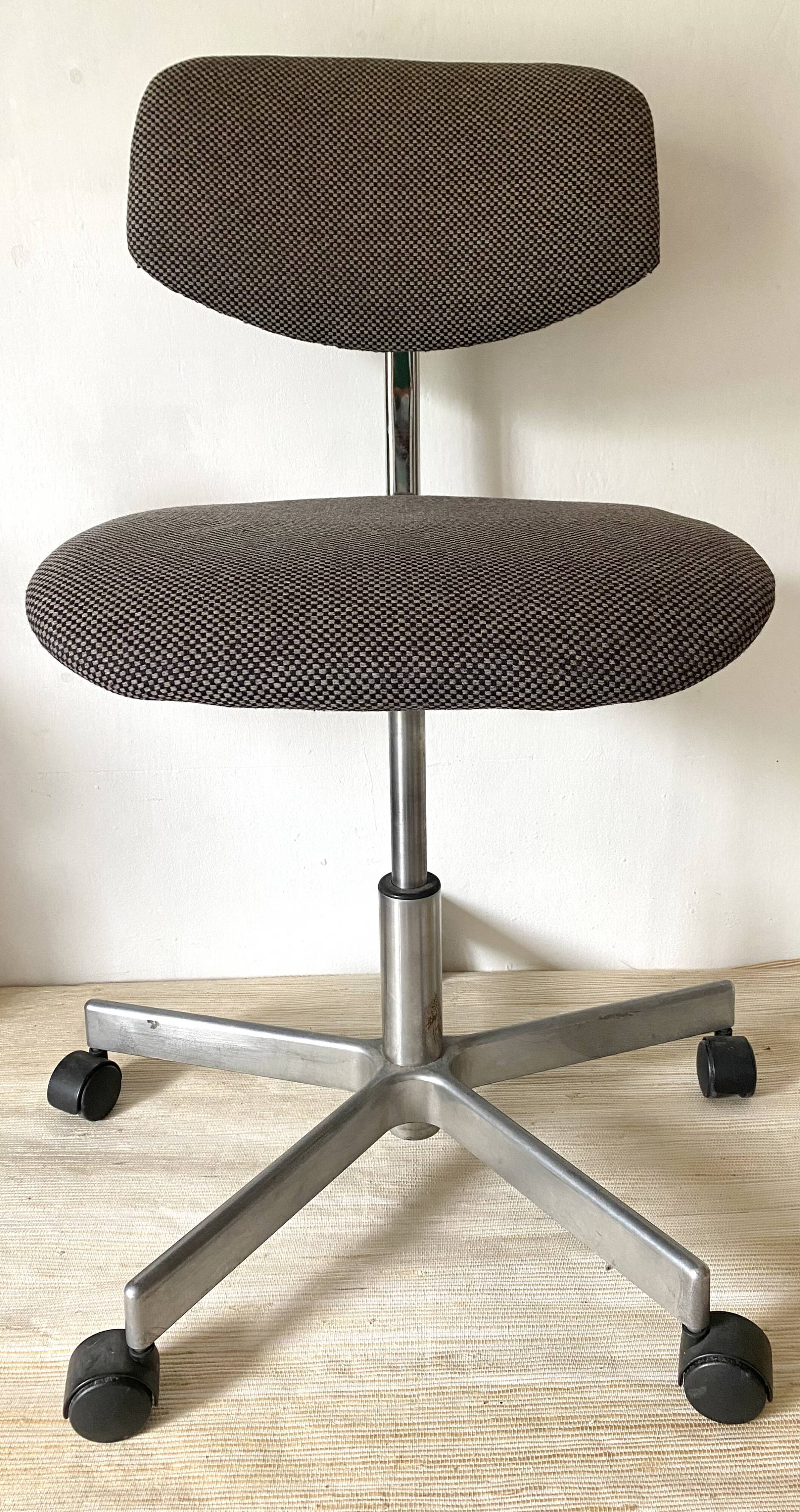 Swivel vintage office chair, adjustable height