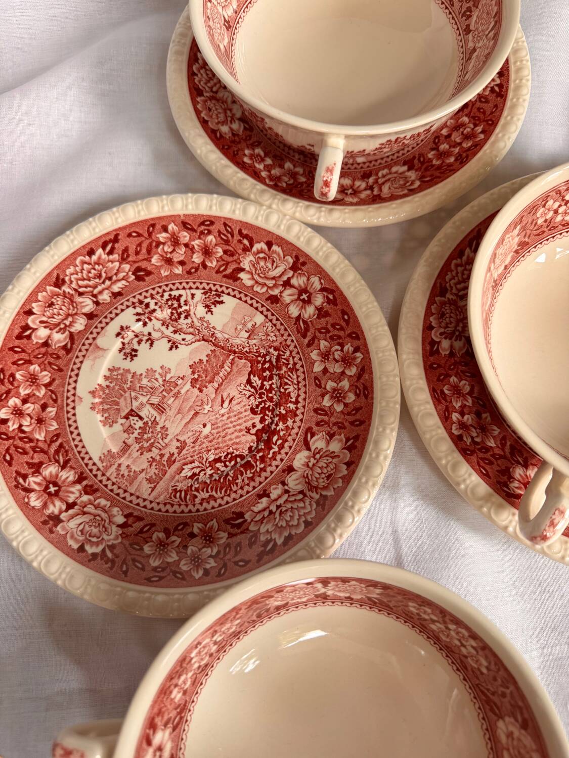 Tasses à soupe Villeroy et Boch Rusticana avec soucoupes.