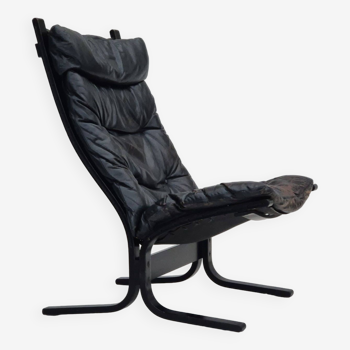 Années 1970, design norvégien, chaise longue "Siesta" d'Ingmar Relling, cuir noir, bois courbé.