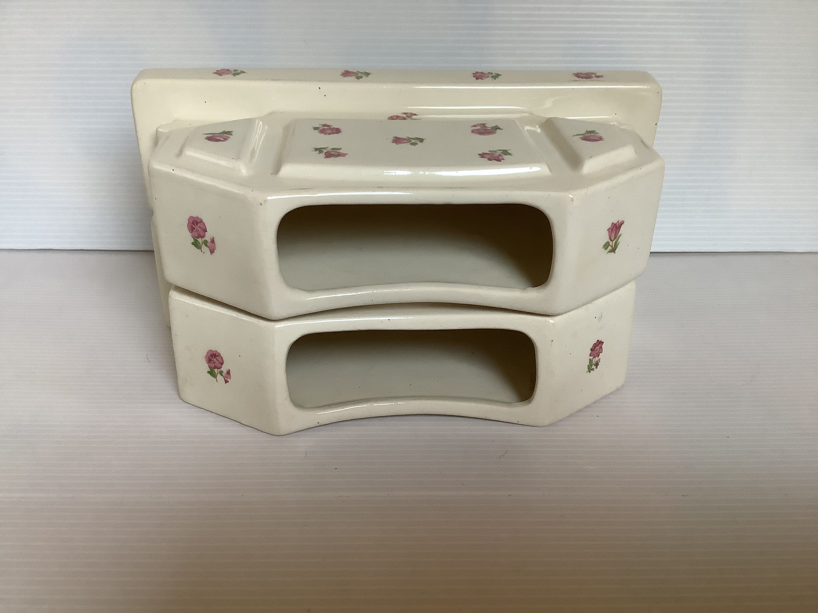 Pair of old flower vases mill wolves hamage