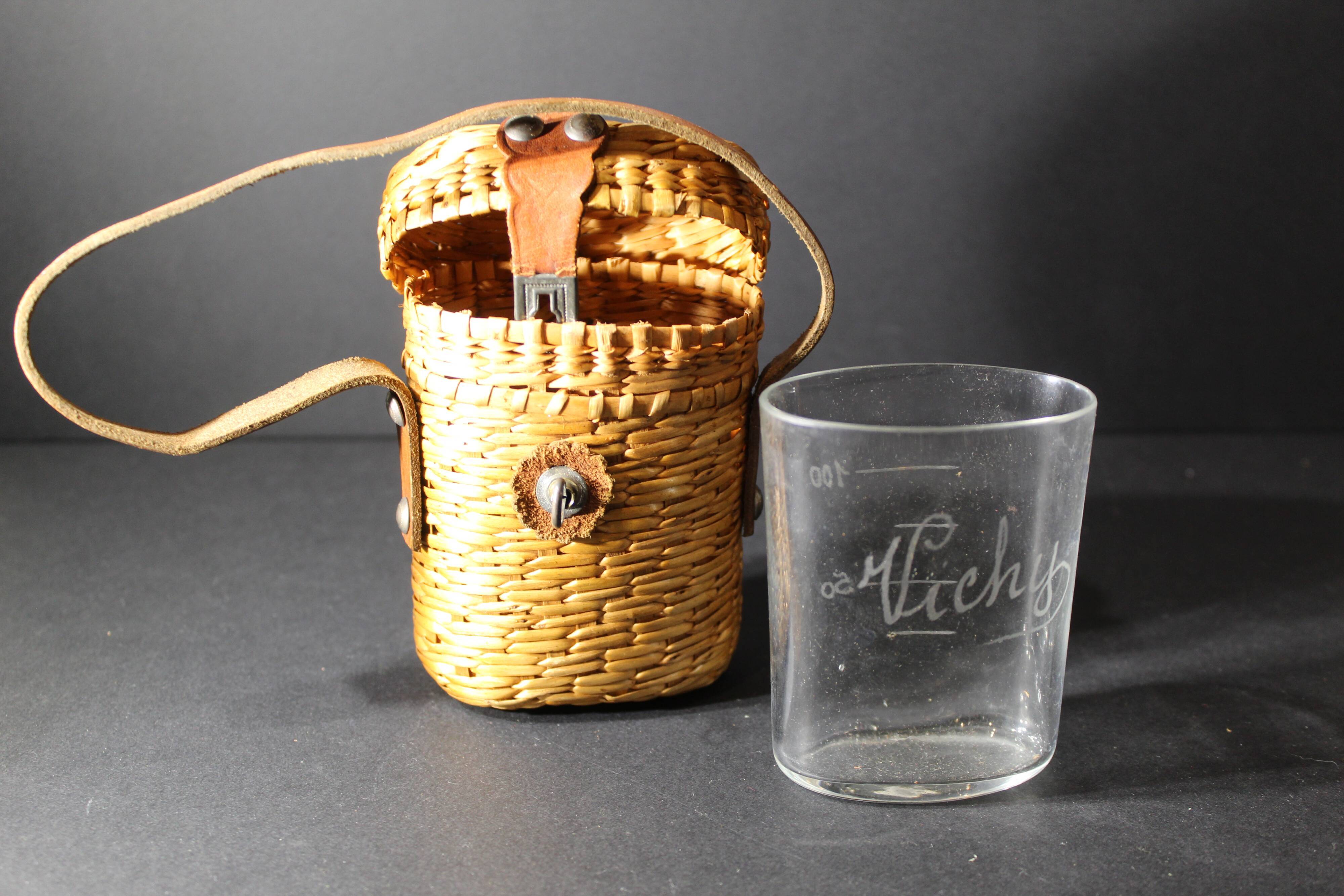 Spa wicker basket with Vichy glass
