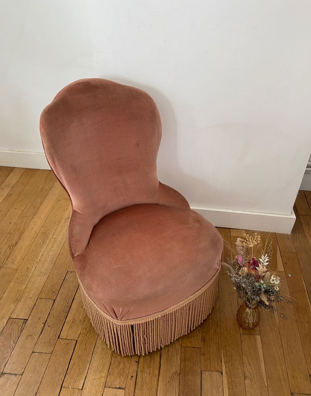 Fauteuil crapaud chauffeuse vieux rose