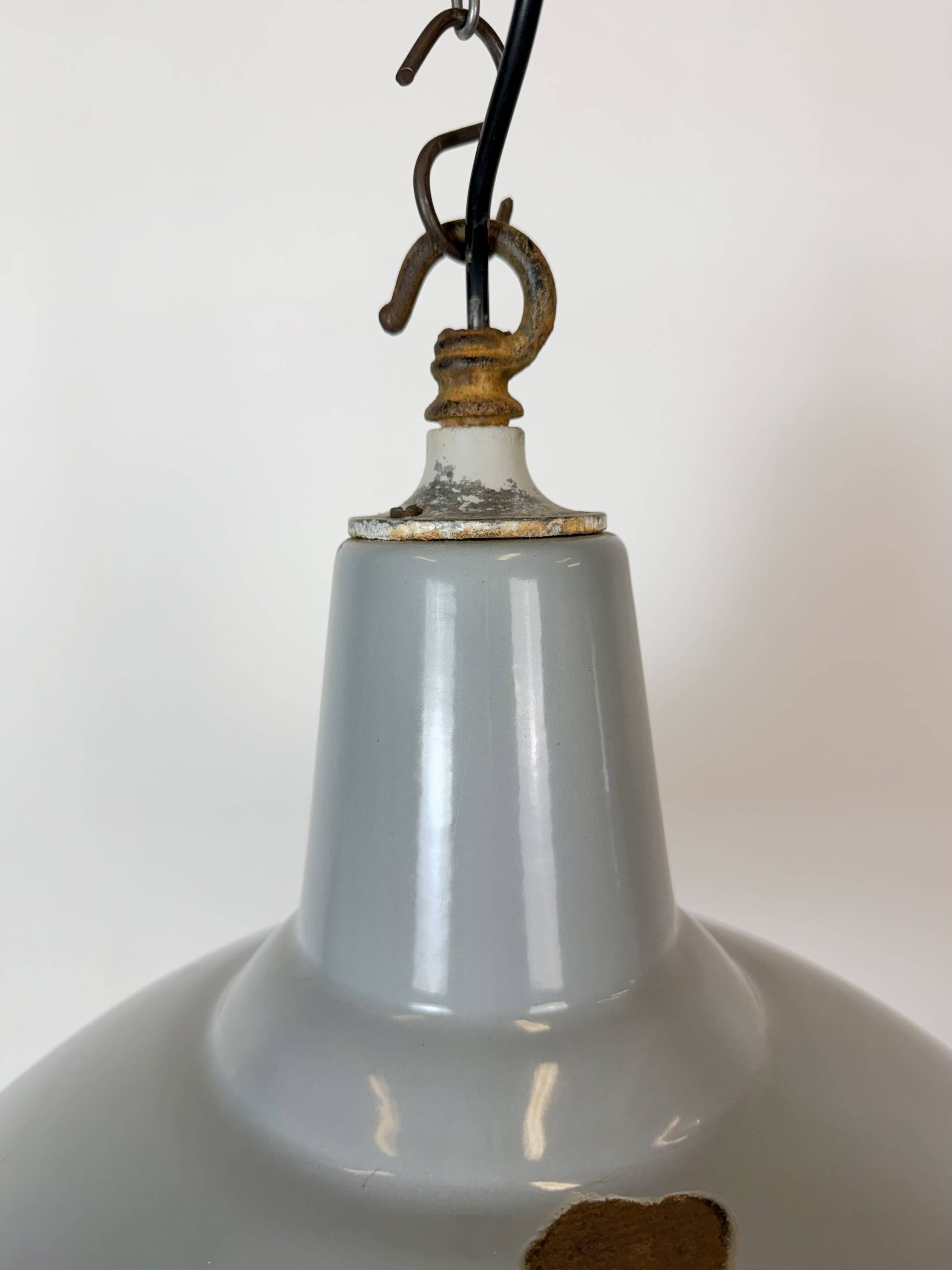 Suspension en émail gris industriel britannique, années 1960