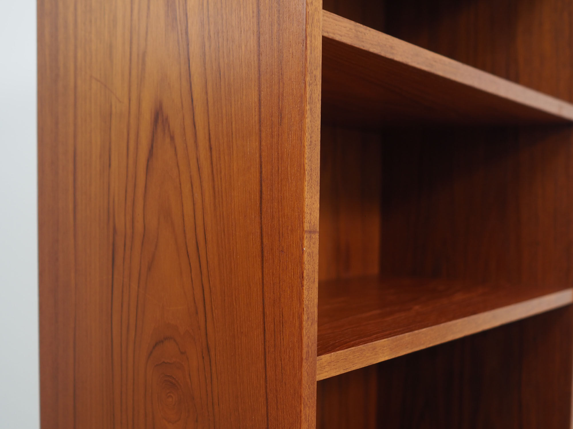 Bookcase made in the 1970s by the Danish factory Domino Møbler.