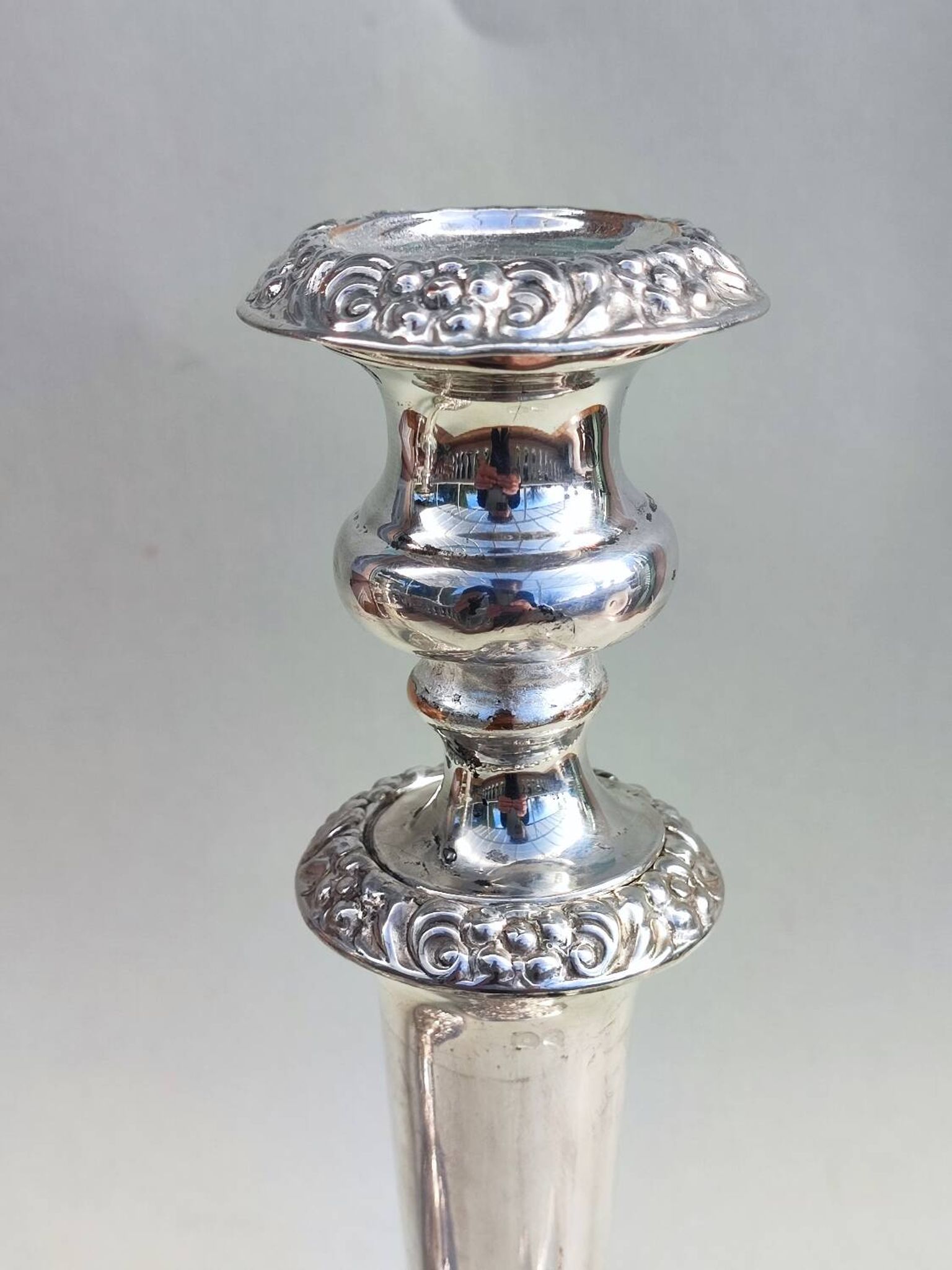 Bougeoirs en métal argenté