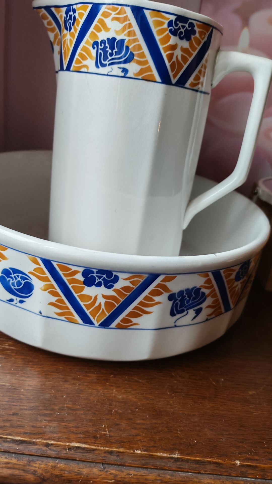 Old toiletry set