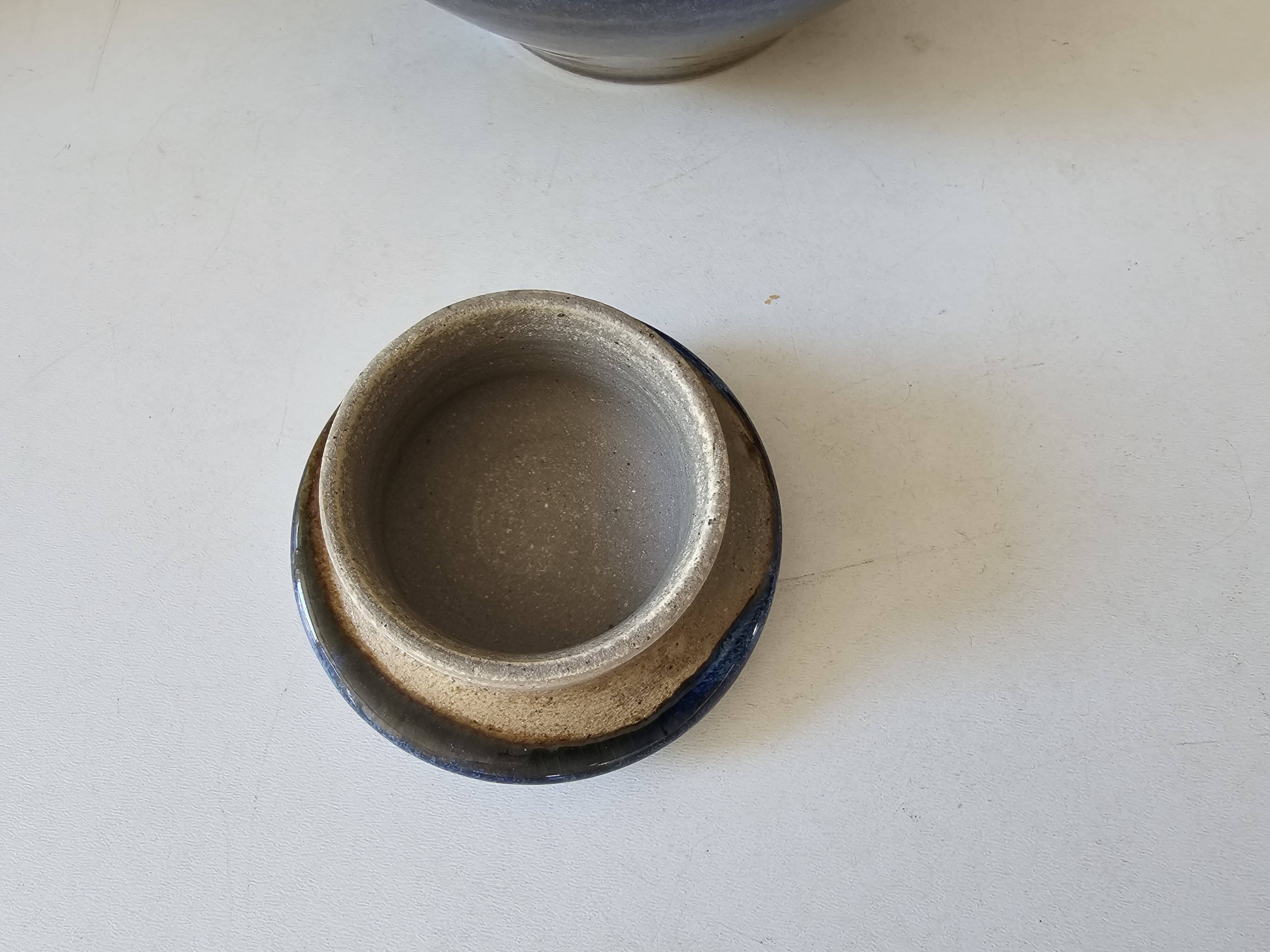 Teapot and milk jug set in glazed ceramic (cobalt blue) design