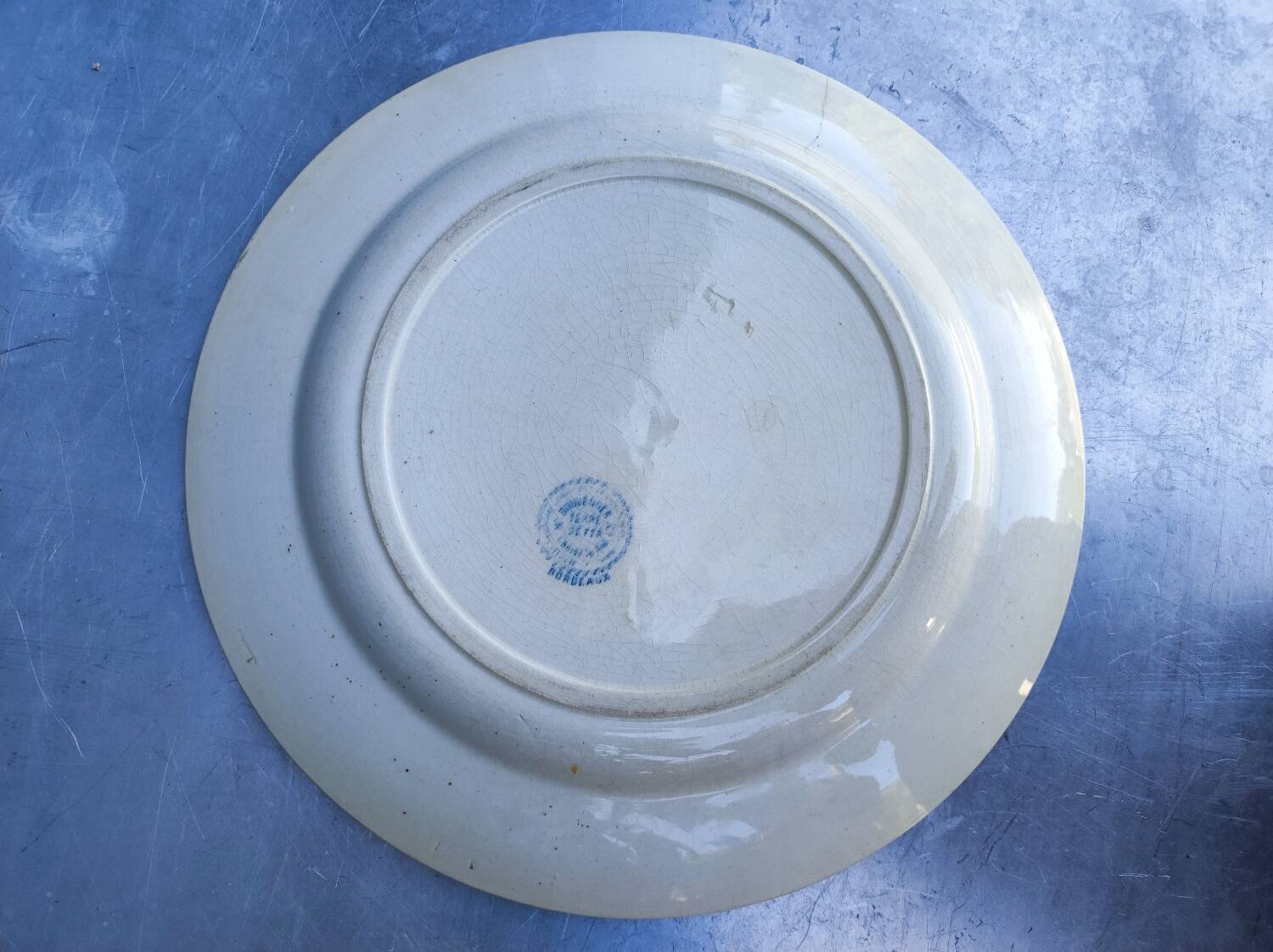 Old round iron earth dish, HB&Cie Bordeaux