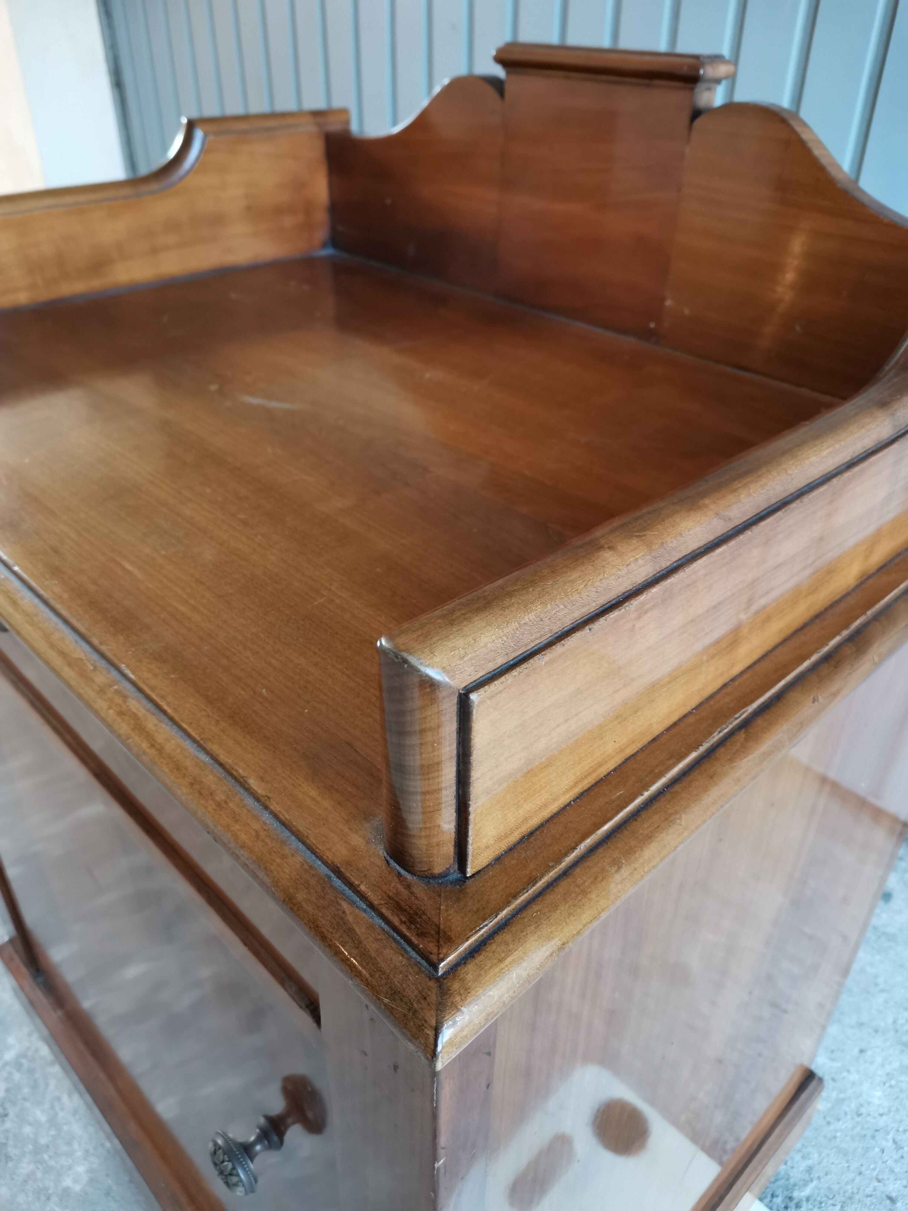 Hotel counter