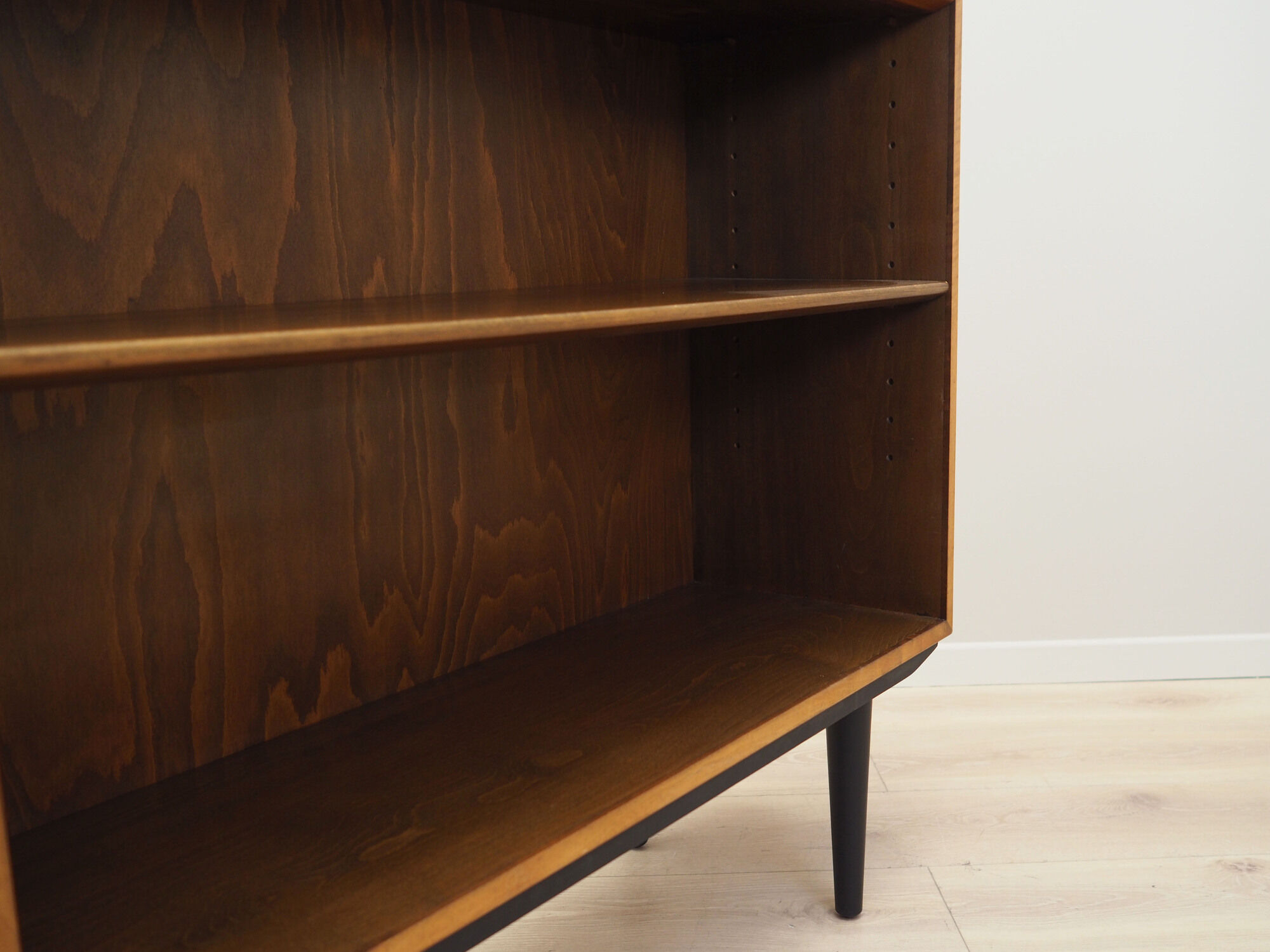Walnut bookcase, Danish design, 1960s, designer: Børge Mogensen