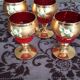 Verres rouges, dorés